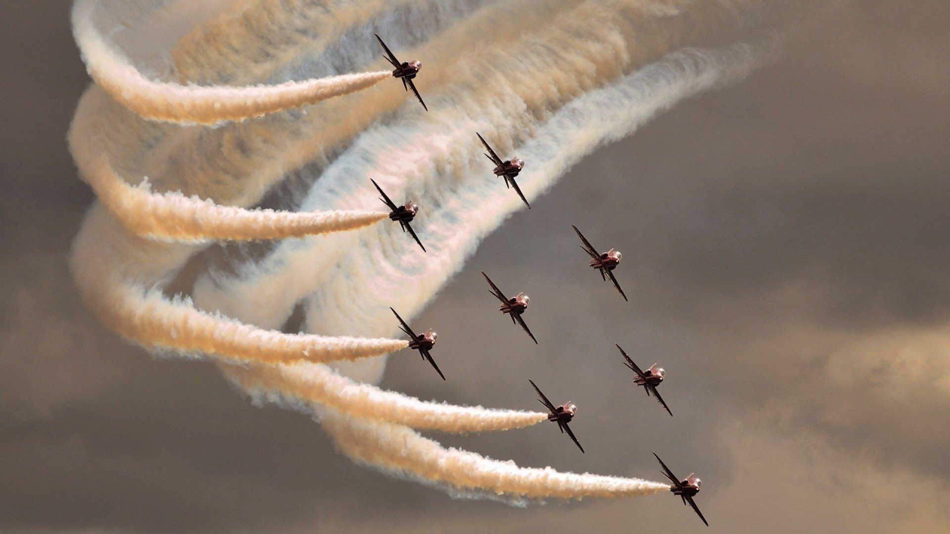 马德里竞争性运动加油,皇朝观众平迎击,马德里竞技战术解析