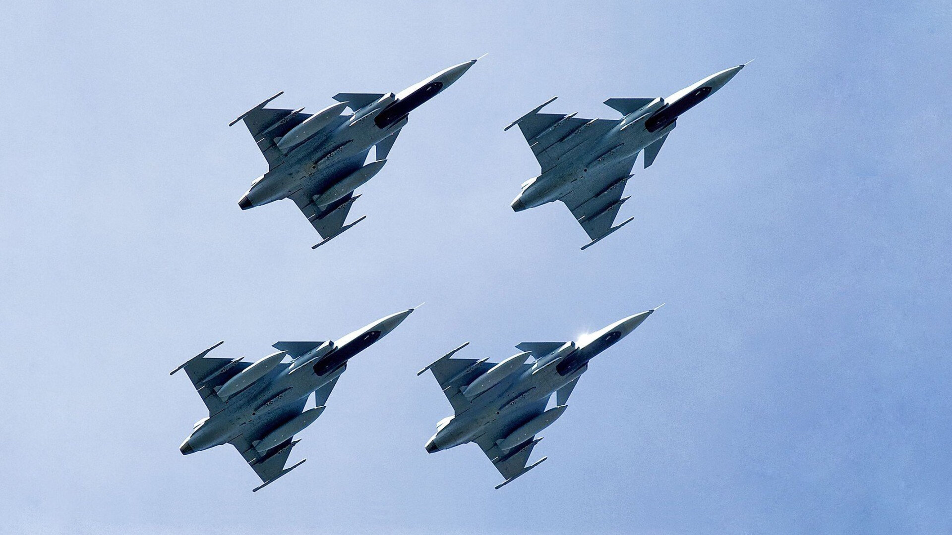 西甲裁判在关键赛事中的语言风格变化与判罚一致性研究,意甲著名裁判