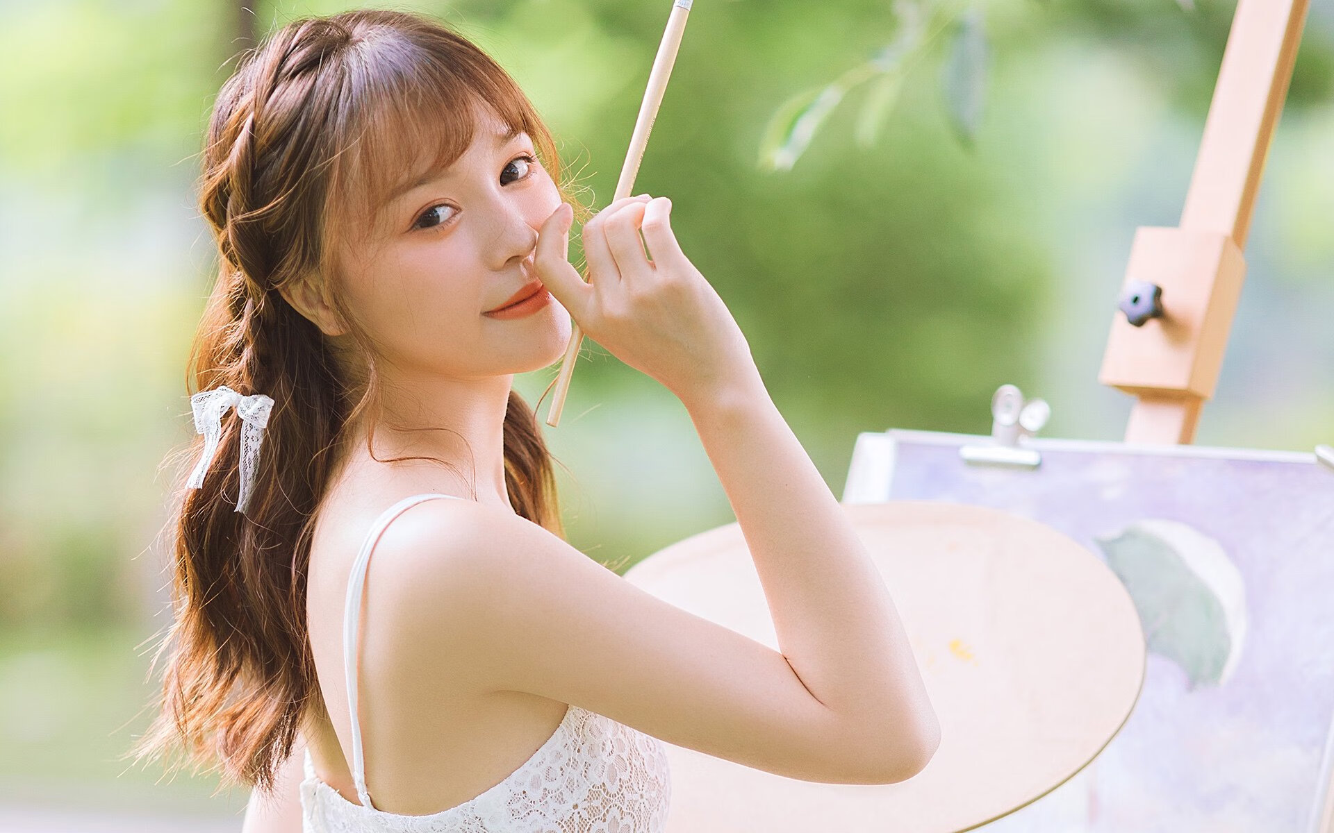 AYX体育-仰泳赛道波兰选手节奏精准，speedo仰泳