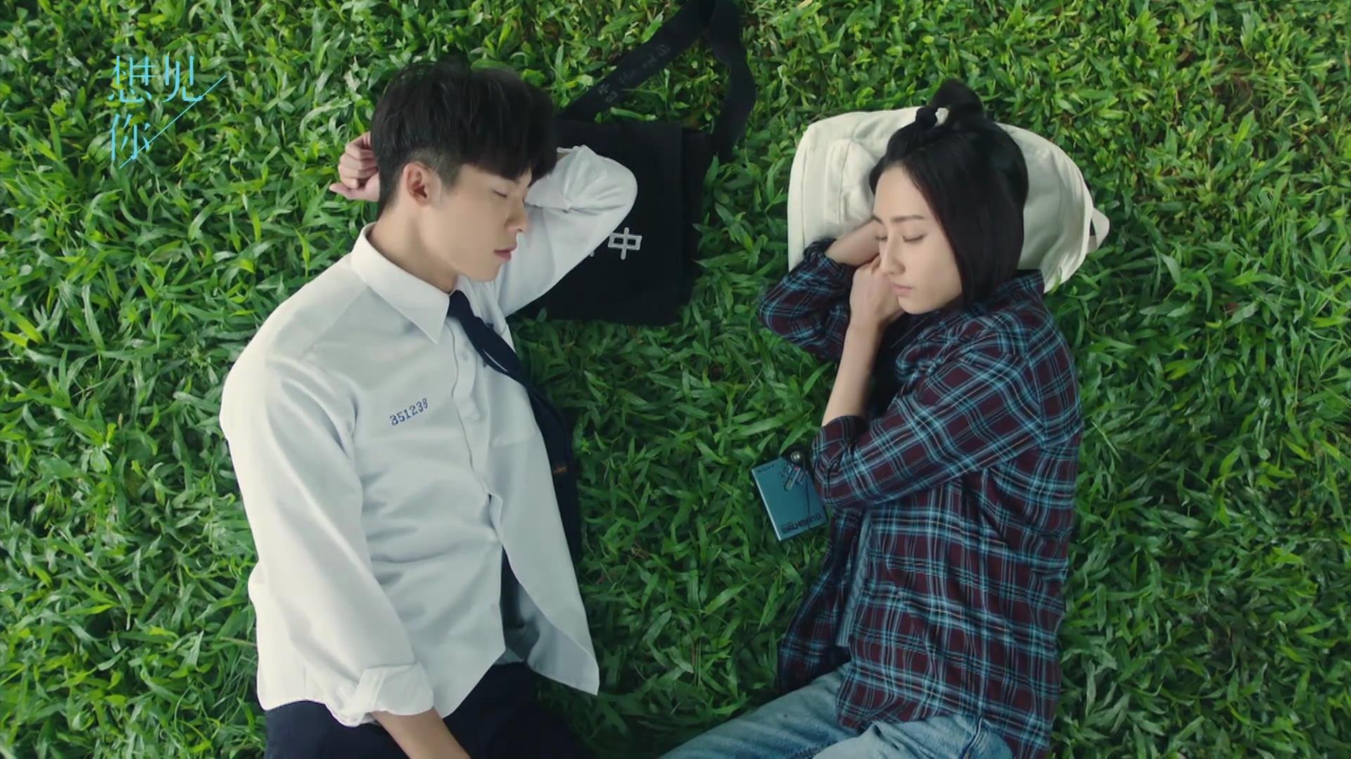 仰泳赛道波兰选手节奏精准,speedo仰泳